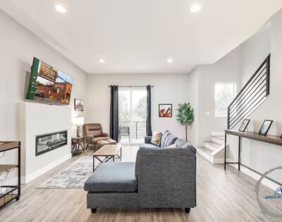 Sunny, modern home to work & play near Olde Town